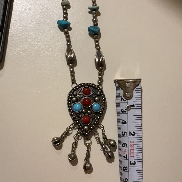 Silver and Turquoise Beaded Necklace
Arrowhead 1970 vintage - Picture 10 of 13